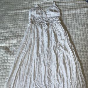 White crochet dress perfect for vacations